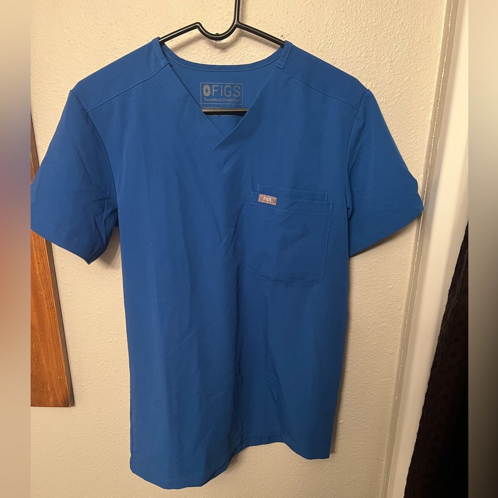 ❌SOLD❌ Figs Leon Three-Pocket Scrub Top